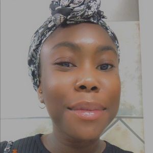 Meet your Posher, Tia